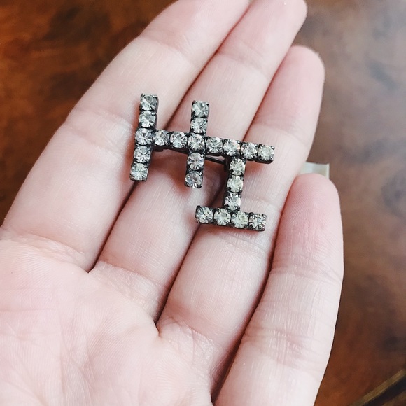 Vintage “HI” Rhinestone Brooch - Picture 6 of 8